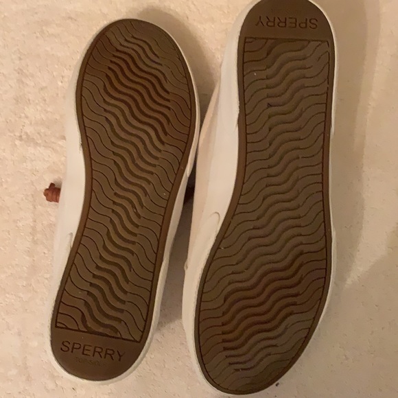 Sperry canvas shoes six 9. NWOB - Picture 3 of 5